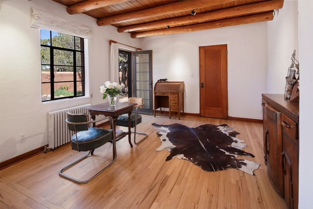 946 Cerro De La Paz, Santa Fe, NM 87501