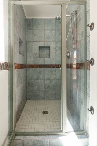 946 Cerro De La Paz, Santa Fe, NM 87501