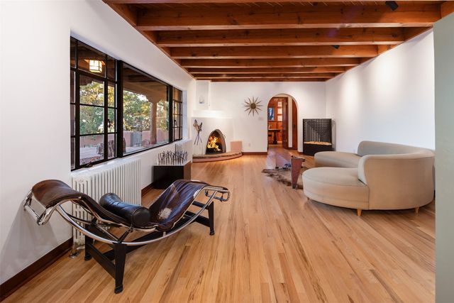 946 Cerro De La Paz, Santa Fe, NM 87501