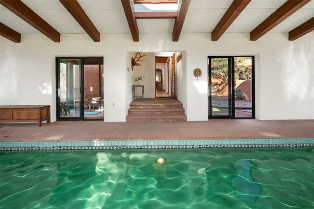 946 Cerro De La Paz, Santa Fe, NM 87501