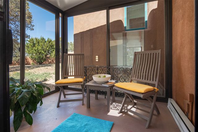 946 Cerro De La Paz, Santa Fe, NM 87501
