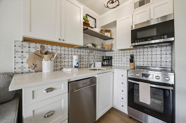6102 Seawall Boulevard 190, Galveston, TX 77551