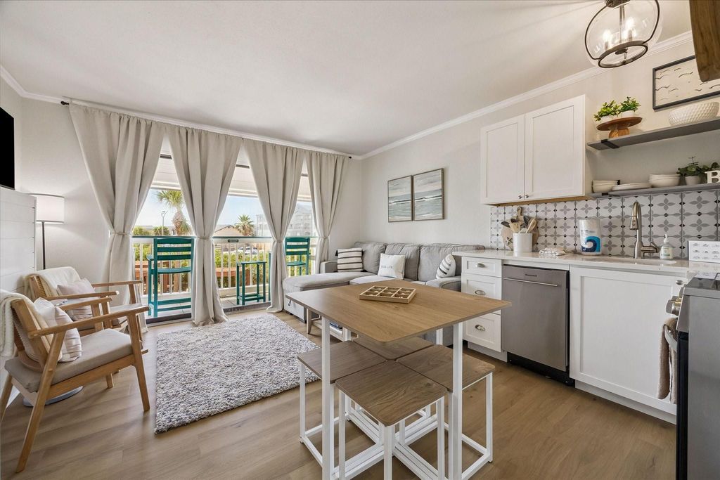 6102 Seawall Boulevard 190, Galveston, TX 77551
