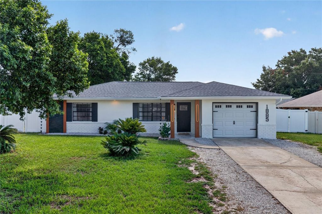 1885 FAYETTEVILLE AVENUE, Deltona, FL 32725