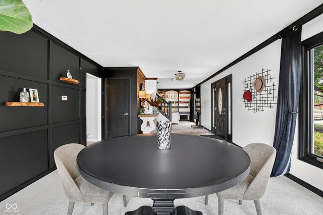 1565 Village Walk Drive, Zionsville, IN 46077