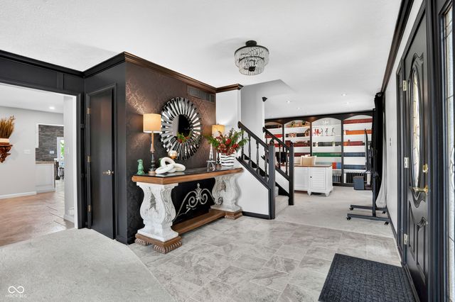 1565 Village Walk Drive, Zionsville, IN 46077