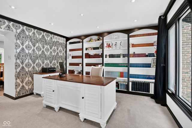 1565 Village Walk Drive, Zionsville, IN 46077