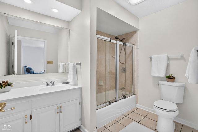 1565 Village Walk Drive, Zionsville, IN 46077