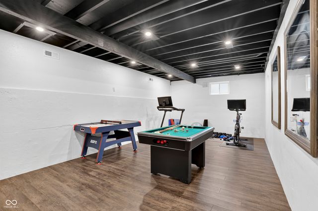 1565 Village Walk Drive, Zionsville, IN 46077