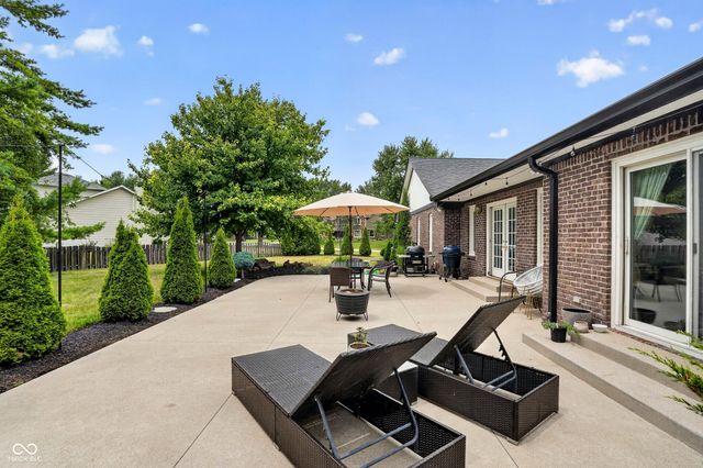 1565 Village Walk Drive, Zionsville, IN 46077