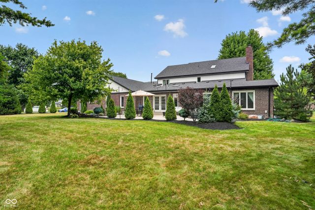 1565 Village Walk Drive, Zionsville, IN 46077