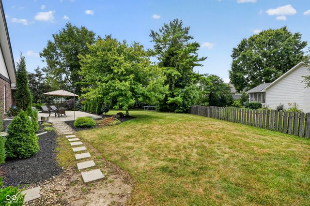 1565 Village Walk Drive, Zionsville, IN 46077