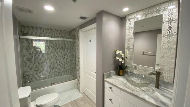 11024 Legacy 104 Drive 104, Palm Beach Gardens, FL 33410