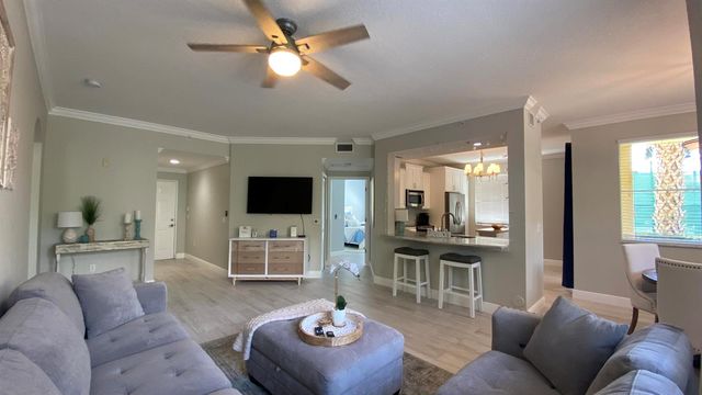 11024 Legacy 104 Drive 104, Palm Beach Gardens, FL 33410