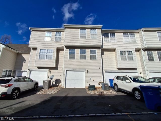 16 Puchala Dr, Sayreville Boro, NJ 08859
