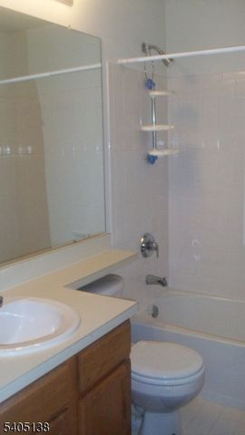 16 Puchala Dr, Sayreville Boro, NJ 08859