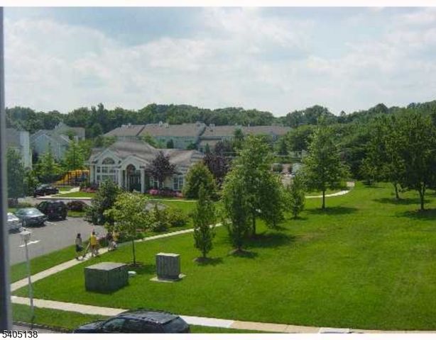 16 Puchala Dr, Sayreville Boro, NJ 08859