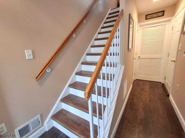 16 Puchala Dr, Sayreville Boro, NJ 08859