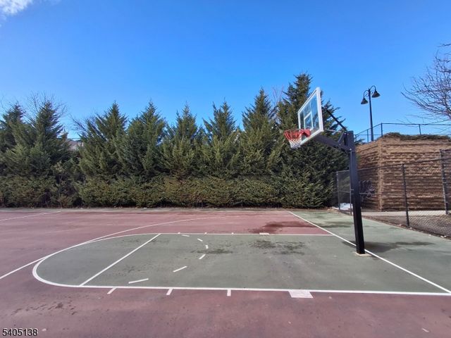 16 Puchala Dr, Sayreville Boro, NJ 08859