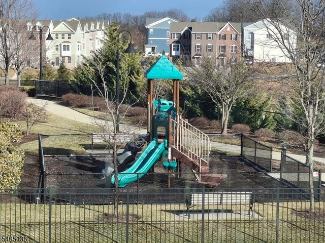 16 Puchala Dr, Sayreville Boro, NJ 08859