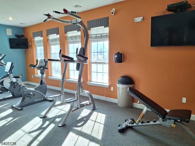 16 Puchala Dr, Sayreville Boro, NJ 08859