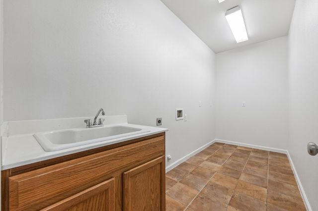 1804 Rancho Encantado Ct, Modesto, CA 95358