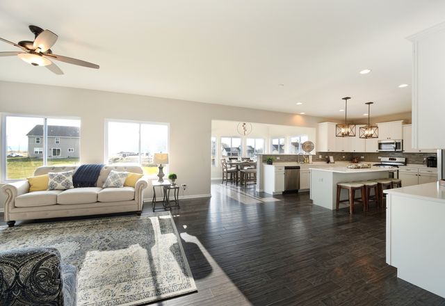 25902 W Ravine Woods Drive, Channahon, IL 60410