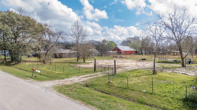 1916 Iron Ore Drive, Huffman, TX 77336