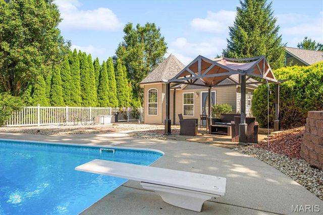 7812 White Tail Circle, Waterloo, IL 62298
