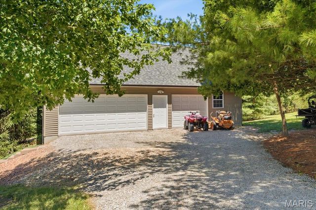 7812 White Tail Circle, Waterloo, IL 62298