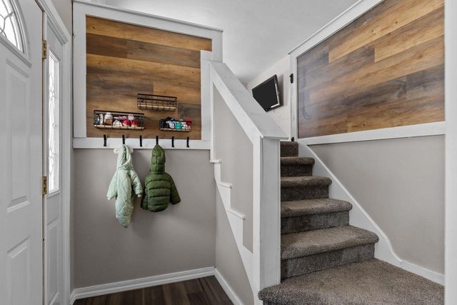 714 GIESE STREET, Hortonville, WI 54944