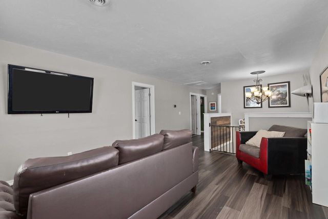 714 GIESE STREET, Hortonville, WI 54944