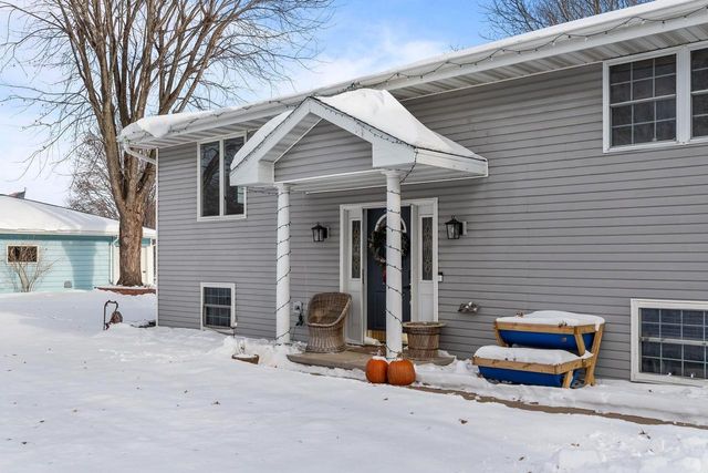 714 GIESE STREET, Hortonville, WI 54944