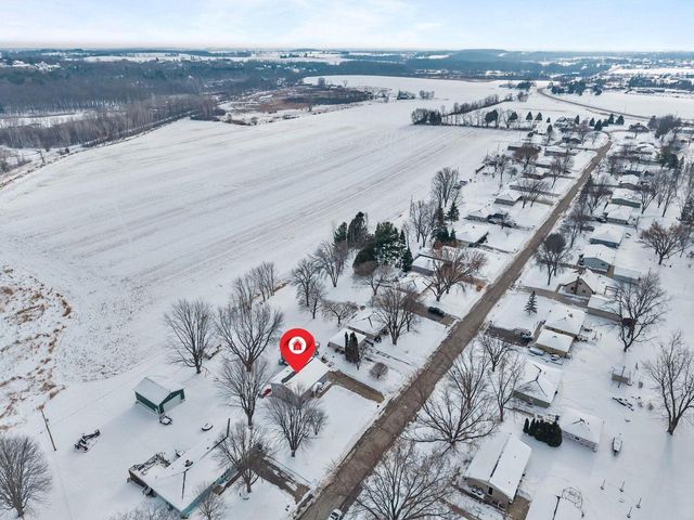 714 GIESE STREET, Hortonville, WI 54944