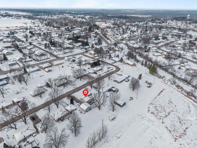 714 GIESE STREET, Hortonville, WI 54944