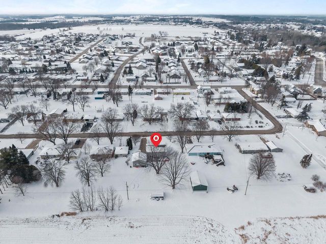 714 GIESE STREET, Hortonville, WI 54944