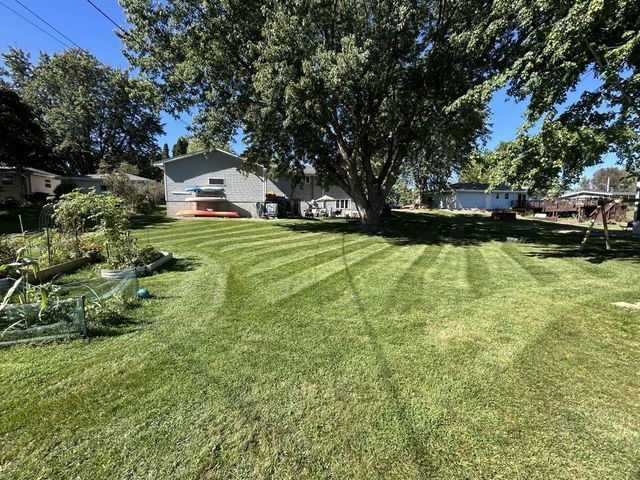 714 GIESE STREET, Hortonville, WI 54944