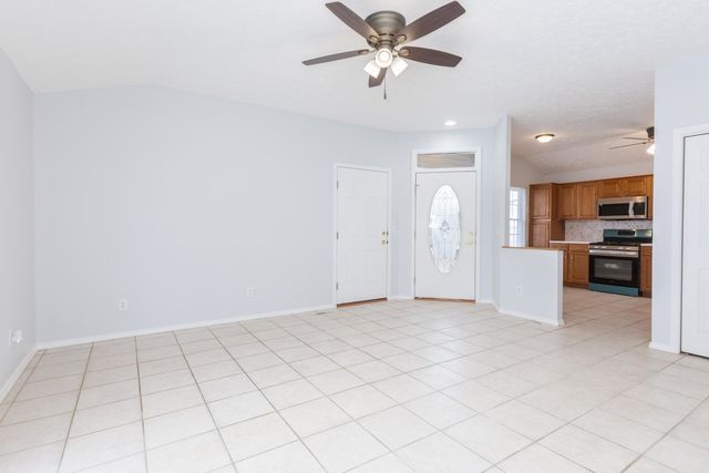 67 Astoria Way, Bloomington, IL 61704