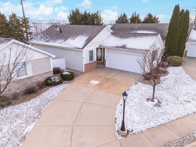 67 Astoria Way, Bloomington, IL 61704