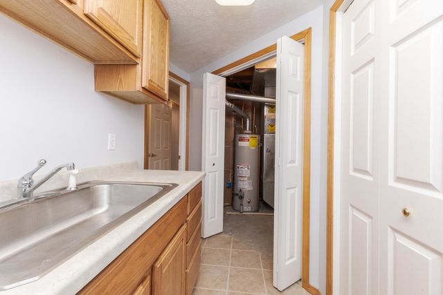 67 Astoria Way, Bloomington, IL 61704