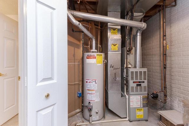 67 Astoria Way, Bloomington, IL 61704