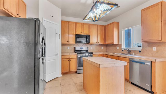 6512 Paseo Del Sol, Santa Fe, NM 87507