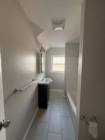 629 Highland 3, Fall River, MA 02720