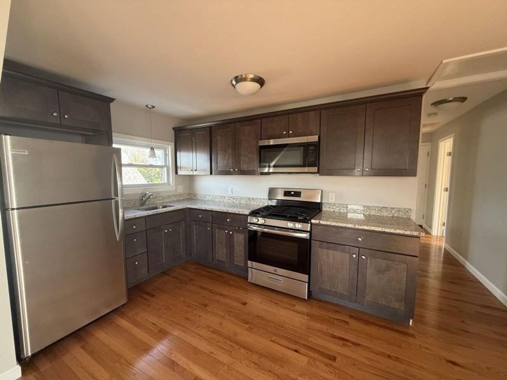 629 Highland 3, Fall River, MA 02720