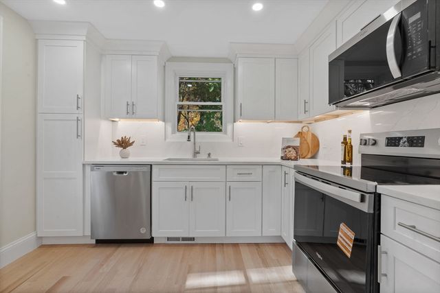 58 Chandler Rd, Andover, MA 01810