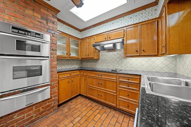 1101 Canada Street, Jacksonville, TX 75766