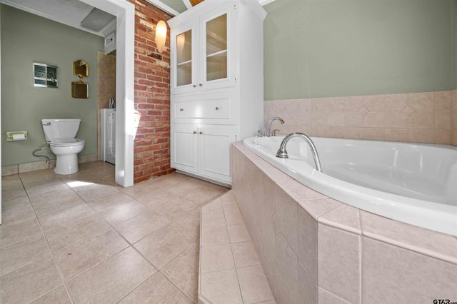 1101 Canada Street, Jacksonville, TX 75766