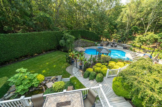 56 Old Homestead Road, Port Jefferson, NY 11777