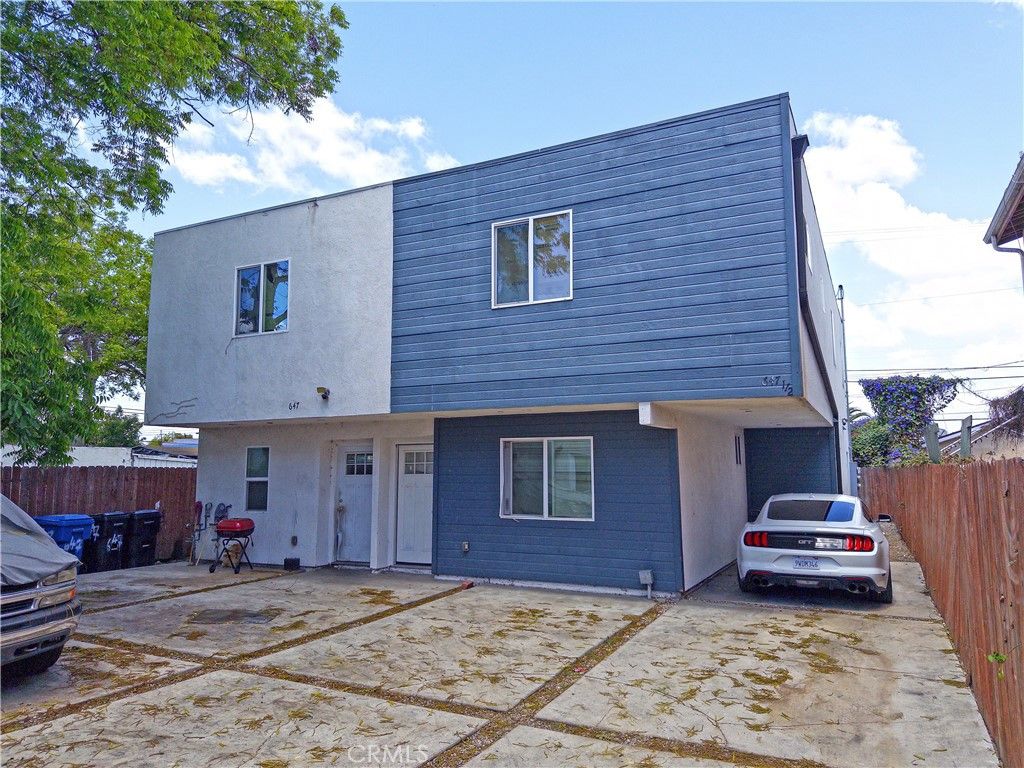 Image 15 of property listing at 645 W 97th, Los Angeles, CA 90044