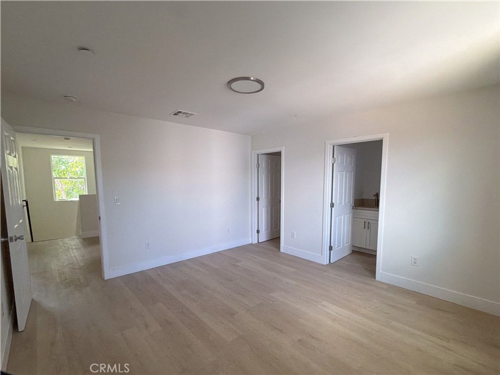Image 8 of property listing at 645 W 97th, Los Angeles, CA 90044